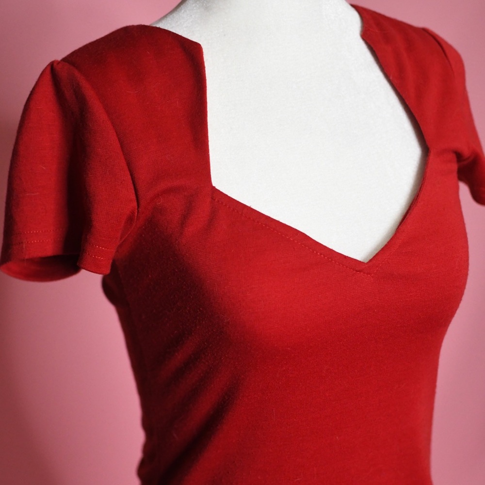 Red Pinup Top - Picture 2 of 3